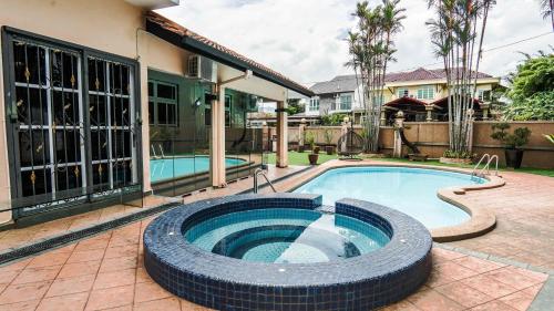 Family House at Wangsa Maju with Private Pool