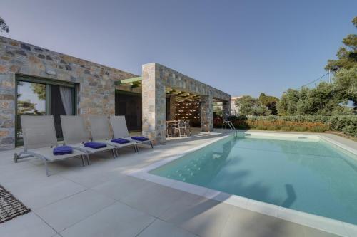 Ouzo Stone House 2 with private pool