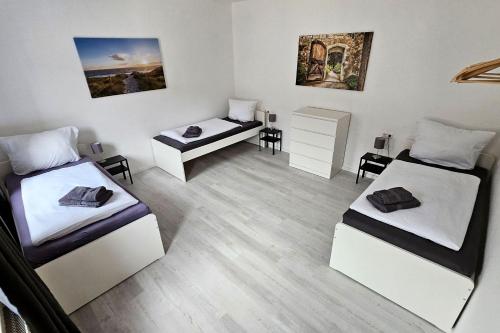 2 bedrooms, 5 beds