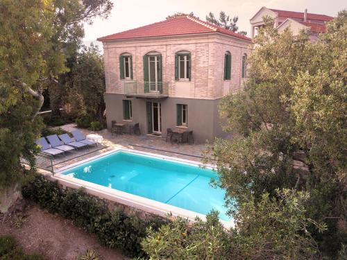 Traditional Ouzo Villa with private pool