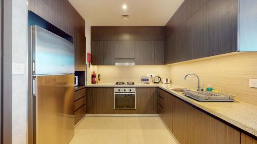 Primestay - Downtown Views 2BR in Downtown Dubai - image 2