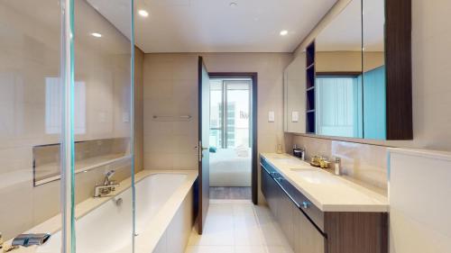 Primestay - Downtown Views 2BR in Downtown Dubai - image 7