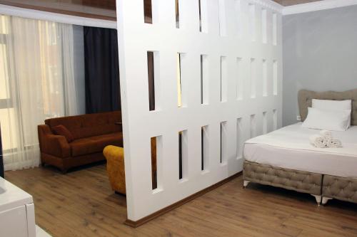 biglife hotel - image 4