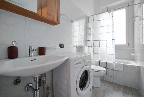 Xenia Apartments - Stylish Navigli Studio Apartment