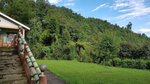 Skats, THE NATURE STAY OF KALUK RINCHENPONG WEST SIKKIM in Kaluka