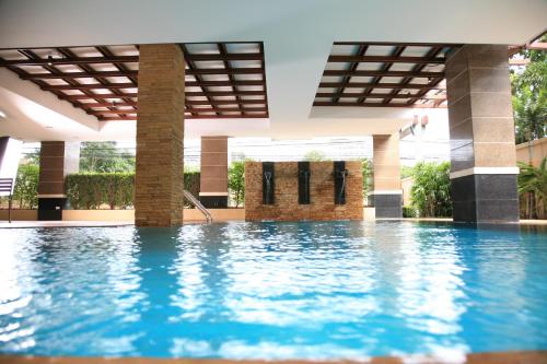 Swimming pool, Thomson Residence Hotel in Bang Na