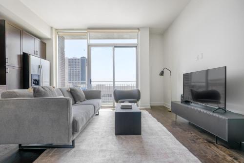 Downtown 1br w gym pool deck nr capitol ATX-192