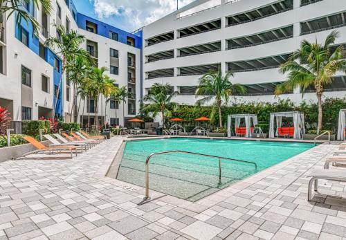 Doral 1 BR w Pool Gym MIA-15