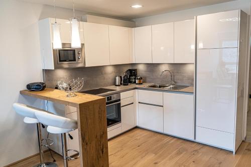 Top 9 Alpe Maritima - Lakeview Apartment mit Bergkulisse photo 3