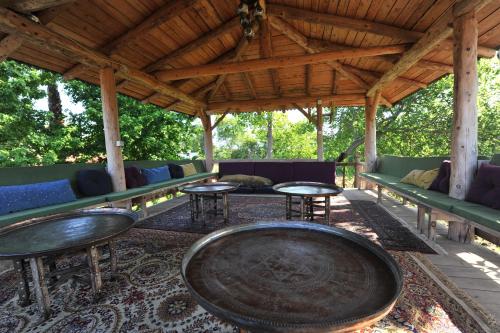 gedeelde lounge/tv-ruimte, Grenadine Lodge in Dalyan
