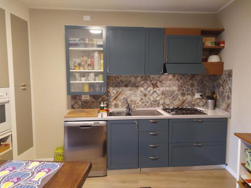 virtuve, Casa La betulla in Blessagno