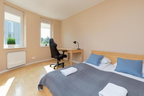Orlowo Park - Spacious Apartment with Winter Garden by Noclegi Renters - image 5