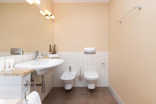 Orlowo Park - Spacious Apartment with Winter Garden by Noclegi Renters - image 2