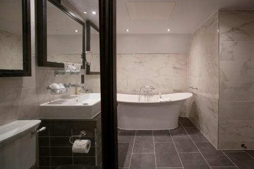 484221031 Hotel Indigo - Bath by IHG