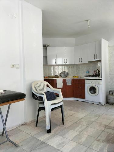 MERKEZE 1+1 EŞYALI