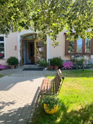 Kert, Margo Bukowiec koło Karpacza (Margo Bukowiec kolo Karpacza) in Bukowiec