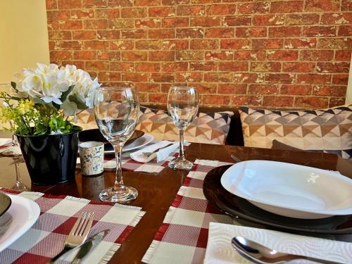 Tranquil Retreat in the Heart of Sofia: 2BR, Sofía (foto 10)