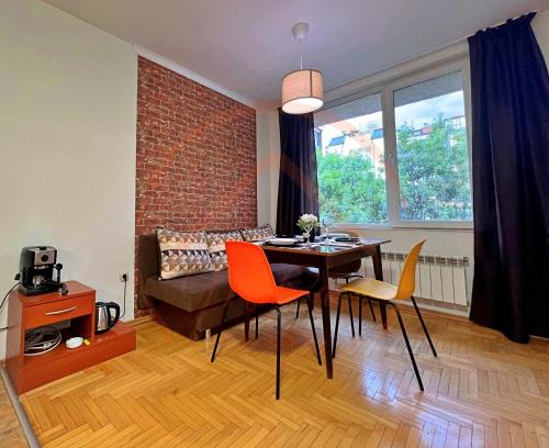 Tranquil Retreat in the Heart of Sofia: 2BR, Sofía (foto 8)