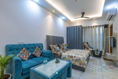 The Taj Studios-Cozy Stay in Central Noida NE