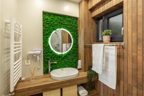 Studio Apartment image 8