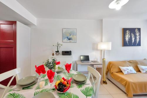 One-Bedroom Apartment image 2