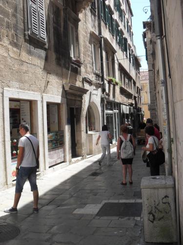 Private Apartments In Diocletians Palace, Split (photo 9)