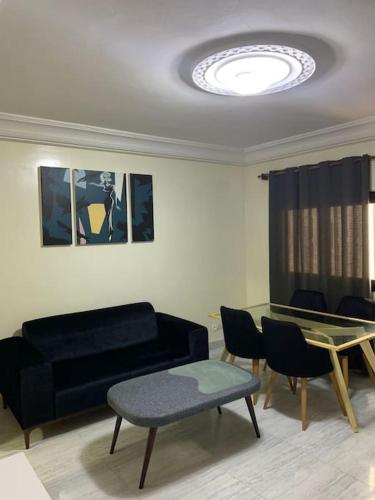 One-Bedroom Apartment image 6