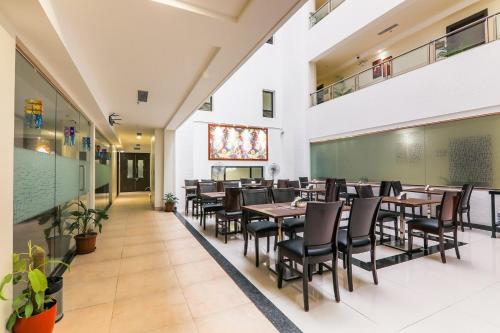 Restoran, Magnus Square - Business Hotel in Pune