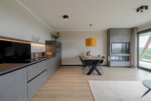Kitchen, Weitblick Winterberg in Neuastenberg