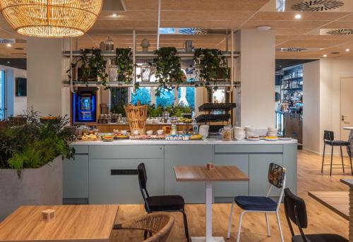 Food and beverages, L'Escale Marine, The Originals Relais in Morgat