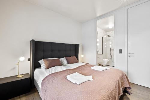 Venture Vacations - Rooftop Patio - Free Parking DT!