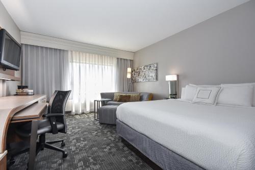 Courtyard by Marriott Charlotte Matthews in Matthews, USA
