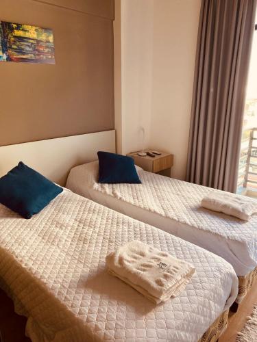 One-Bedroom Apartment image 9
