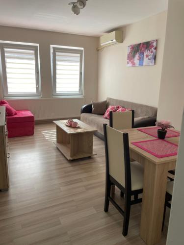 Apartmani Vrla