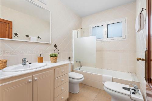 Villas Cala Galdana - image 6