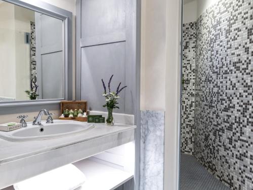484270976 Villa di Piazzano - Small Luxury Hotels of the World