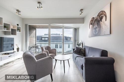Venture Vacation-King bed, central apartment with free parking