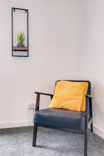 Bourne Court Attractive 1 bedroom Apt by MDPS - image 11