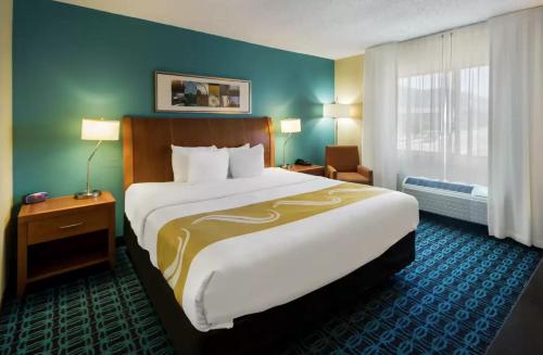 Quality Inn & Suites - image 2