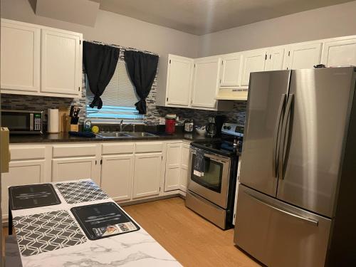 Vibrant 2 Bed Located Downtown Close to Soaring Eagle CMU
