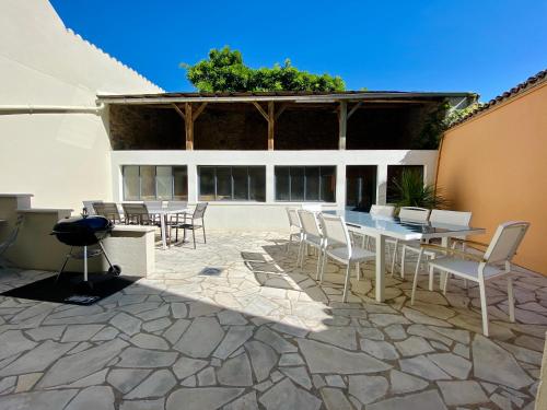 Grande maison de ville MALO LEONE 250m2 pour 15 personnes proche du Puy du Fou cottage Mauléon