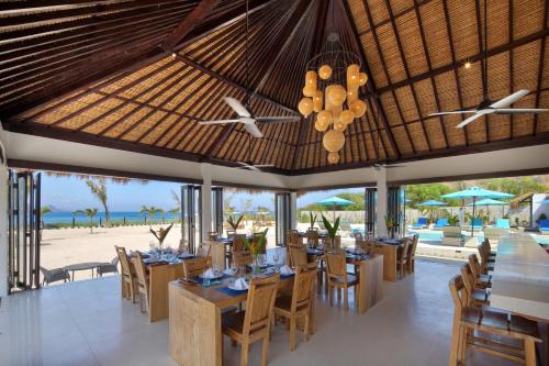 Restaurant, Mocean Beach Resort in Kuang