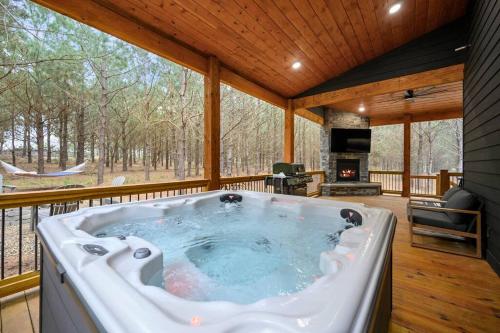 The Ember House - Luxury Honeymoon Cabin