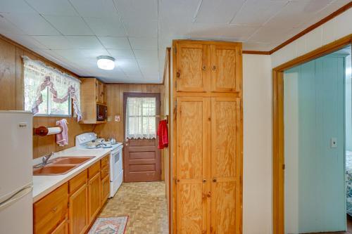 Cozy Becket Cottage Escape with Lake Access! in Becket, USA