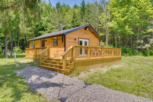 Cozy Ellicottville Cabin with Water Views - Near Ski