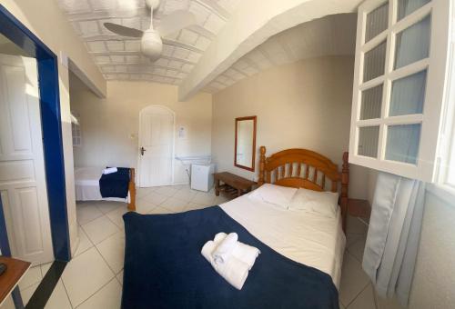 Standard Triple Room image 3