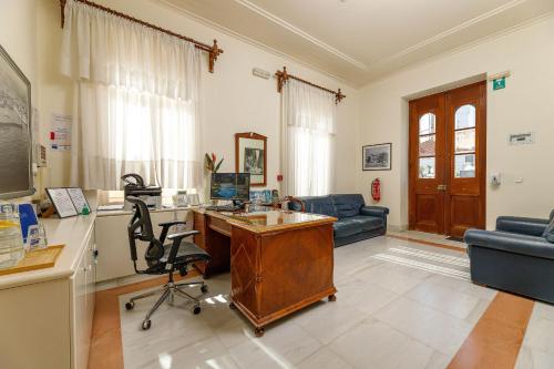 Creta Elena - image 8