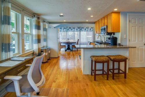 Sun-Soaked Wareham Cottage with River Access! - image 5