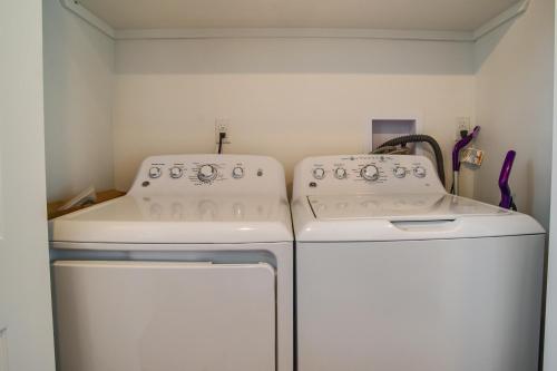 Sun-Soaked Wareham Cottage with River Access! - image 12