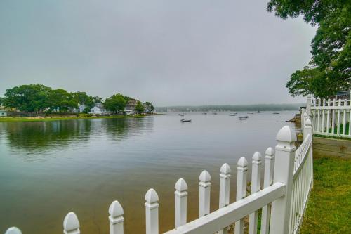 Sun-Soaked Wareham Cottage with River Access!